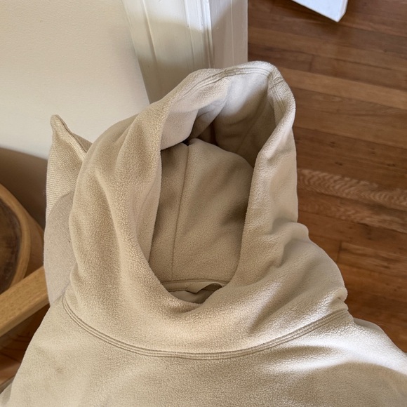 Aritzia Golden Polartec Mockneck Hoodie and Shorts Set - Picture 4 of 10